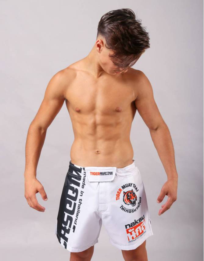 MMA Shorts V2. 50/50 W/Blk 2023